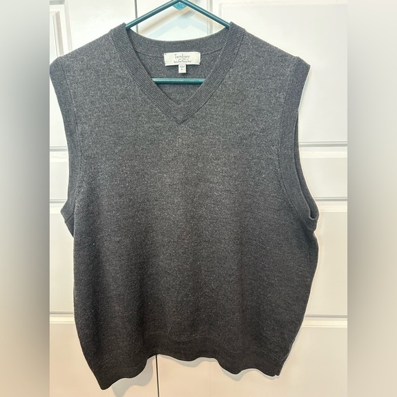 TURNBURY sweater vest. Extra fine Marino wool. Size large. - Picture 1 of 5